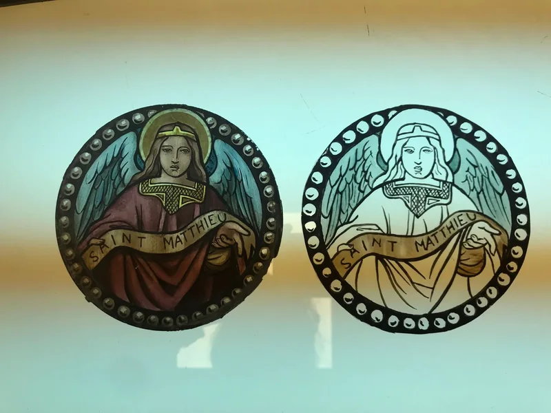 Médaillons en verre peints à l'émail Barraux